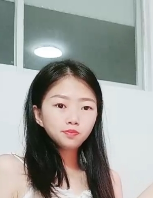 甜美红唇小少妇坐在老公物件上，解压链接提取码本地观看