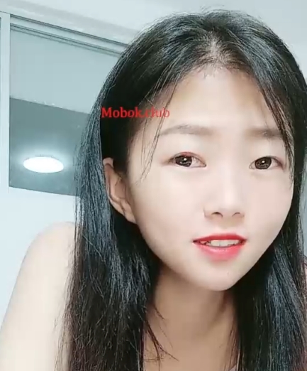 甜美红唇小少妇坐在老公物件上，解压链接提取码本地观看