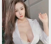 粉丝们继续为她疯狂打call！