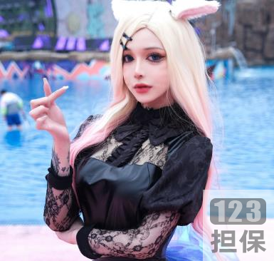 TS酱酱：某推网红14V557M视频集，黑丝白丝渔网尽显魅力