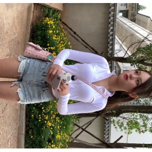 火辣热裤美女2V视频大长腿胖臀6.74G百度云独家下载