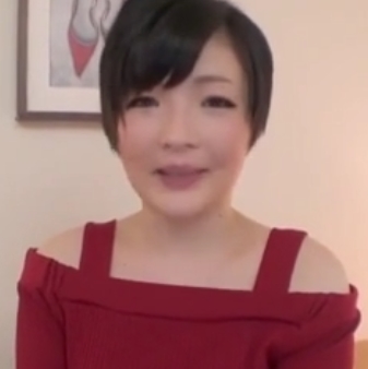 可爱短发小姐姐打粑粑表演1v222.72MB百度云