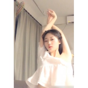19岁女神黑伈：粉嫩白皙勇敢脱光抠动放飞自我