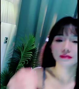 顶级名媛纯情倩倩自拍出品，总时长3小时，小姐姐车灯颜值诱人，下载观看