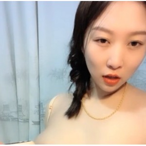 “优雅奶妈挤馒头聊天6v2.1g，别错过！”