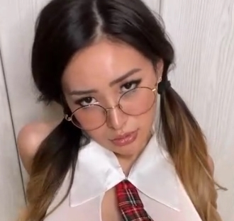 熟女网红RaeLilBlack细品味道合集1v5.69g百度云