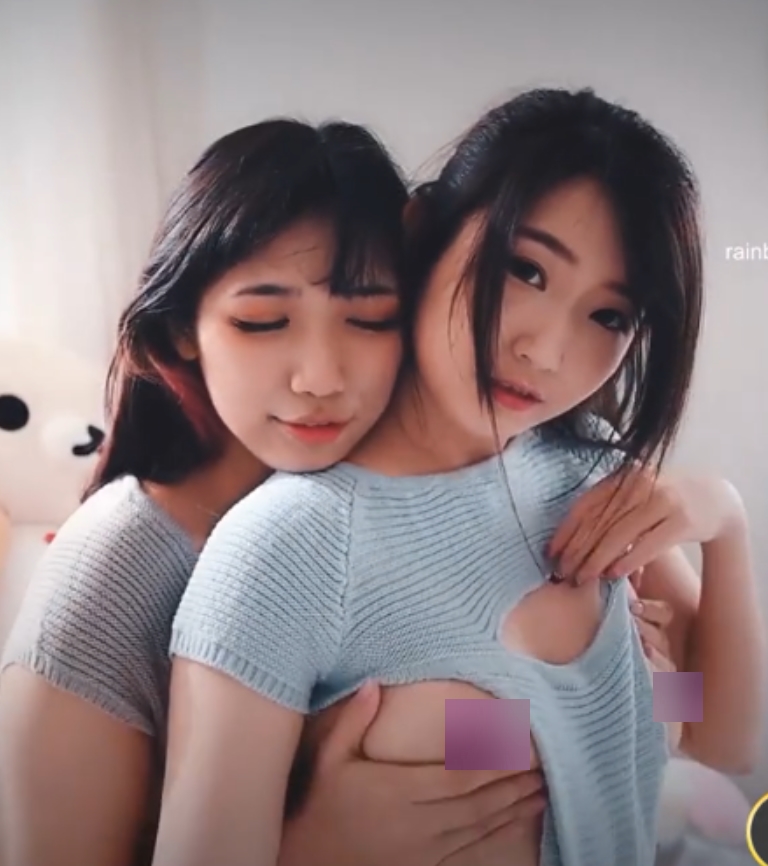 根据您提供的内容，为该商品取一个标题，我建议：活泼可爱萌妹视频合集[21V+3.4G][百度盘]这个标题包含了关键信息，突出了视频的大小和数量，同时也展现了视频内容中主角的特点。希望这个标题符合您的需求！如果需要进一步修改，请随时告诉我。