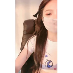 “甜腻小喵：啵一口奶盖，视频收藏高达185v166.7g！”