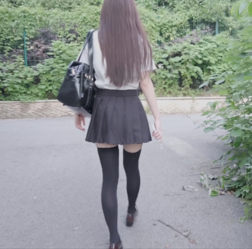 网红媳妇离开，紧急企划2V4.99G百度云资源