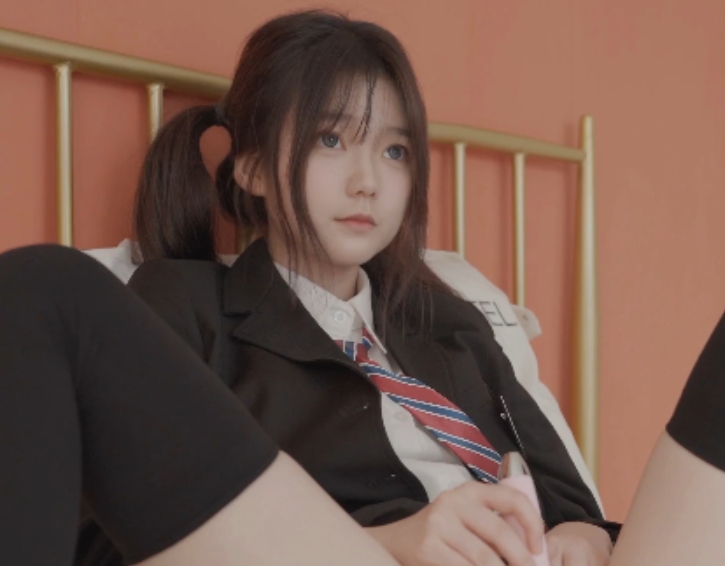 网红媳妇离开，紧急企划2V4.99G百度云资源