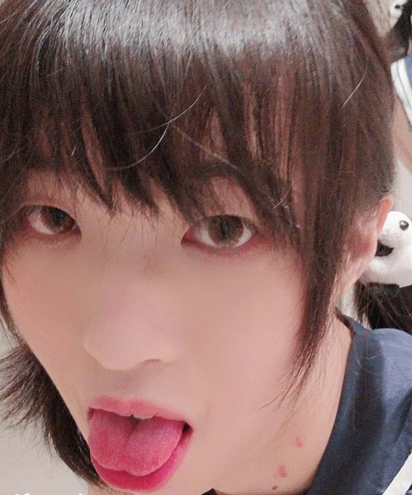 推特20万粉丝眼镜TS俞喵喵私拍照，2G大小视频引发百度收藏热潮