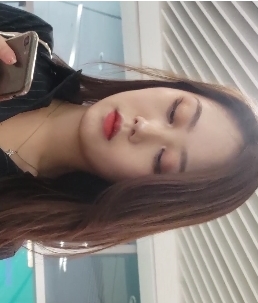 玲玲：黑丝包臀裙视频私拍，展现独特魅力