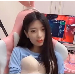 英雄联盟主播月月大小姐1v1精彩对决65m，粉丝疯狂收藏