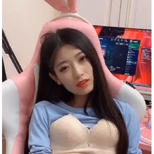 英雄联盟主播月月大小姐1v1精彩对决65m，粉丝疯狂收藏