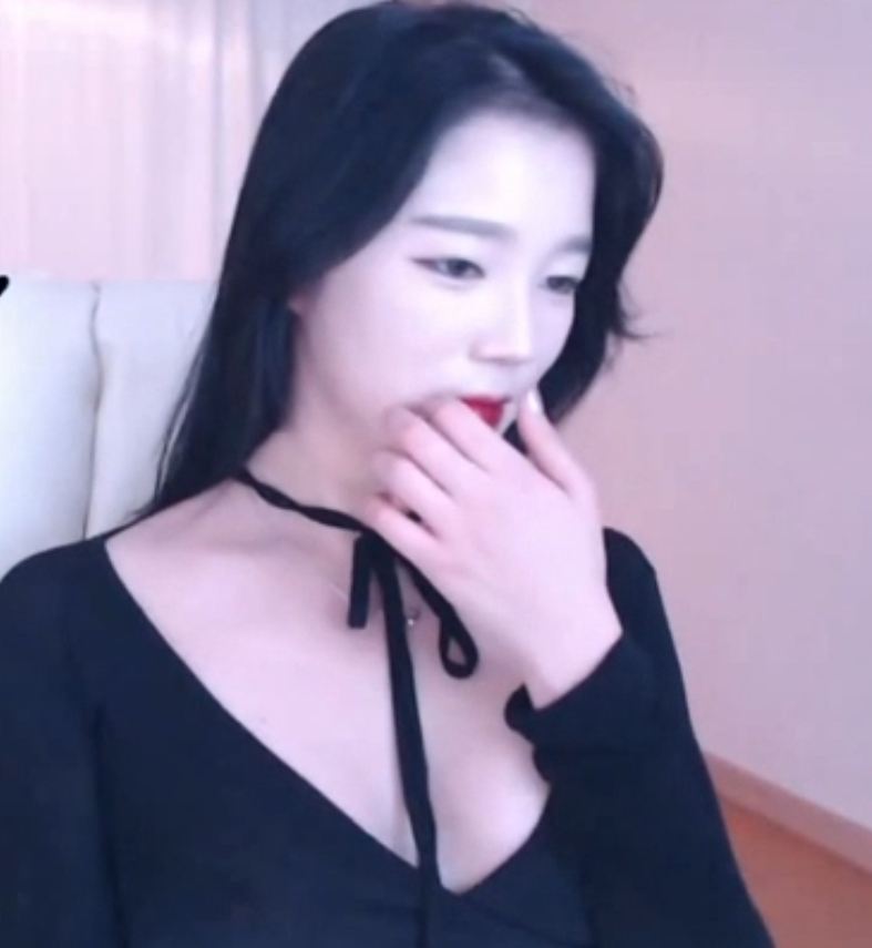 韩国主播徐艳raindrop40.4g视频分享55次收藏引热议