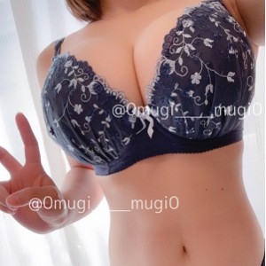 《大罩杯福利姬mugi：145v4.66g，收藏热门视频》