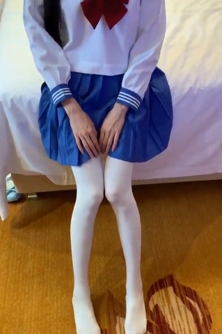 江可爱清纯学生风绝版散播合集，11个视频总计313MB，网红主播带你领略反差萌魅力！