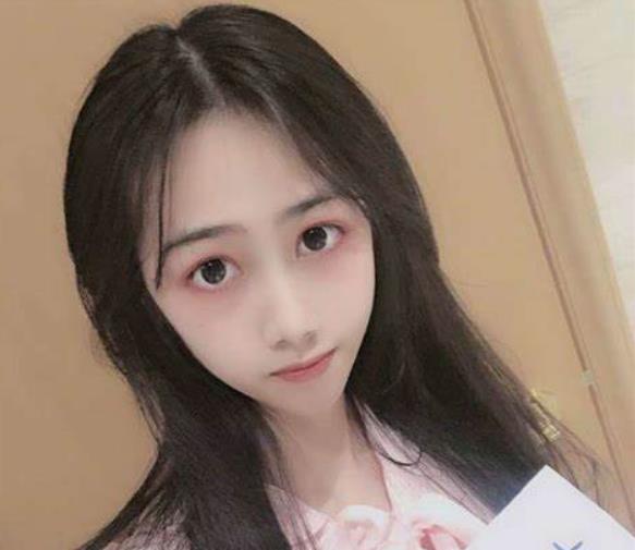 江可爱清纯学生风绝版散播合集，11个视频总计313MB，网红主播带你领略反差萌魅力！