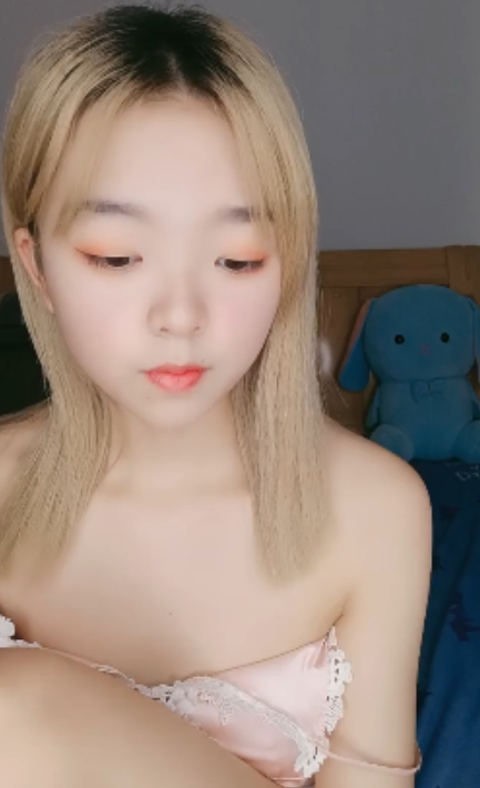 携闺蜜沉沦+吧唧小可爱+17v27.3g