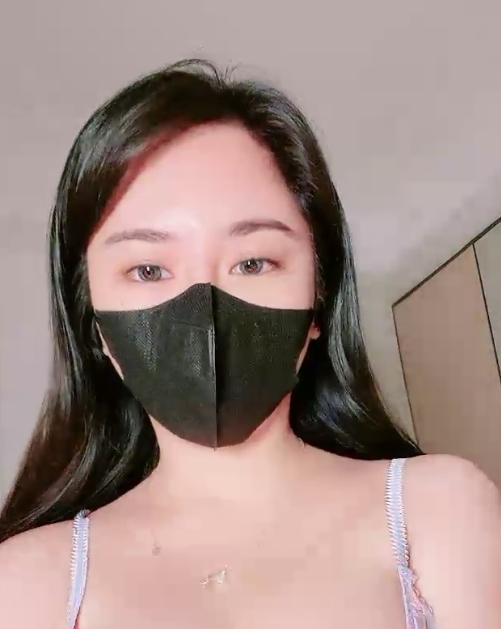 丰满一线天+一万吨的猫+22v15.3g