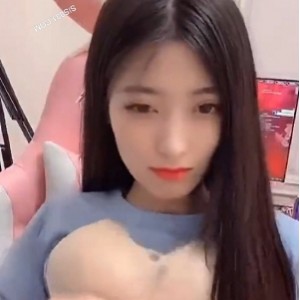 英雄联盟主播月月大小姐1v165m