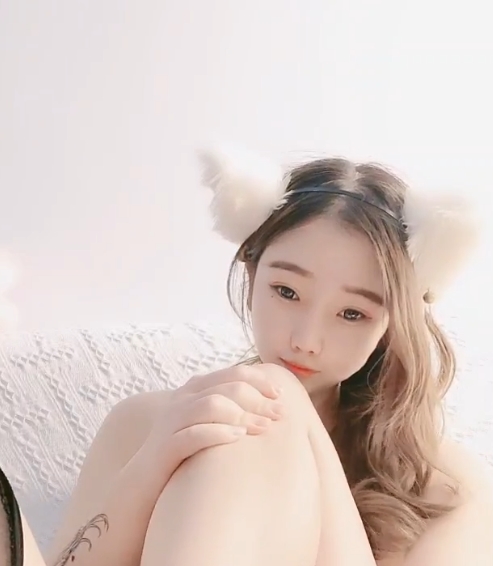 美女+小耳朵呀+14v16.7g