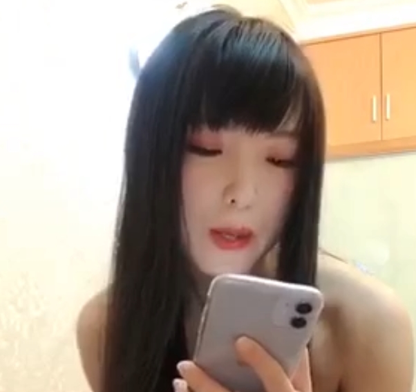 [转载搬运]+蛇信子兔牙姐姐奇怪玩具采访+[3V+72.8m][百度盘]