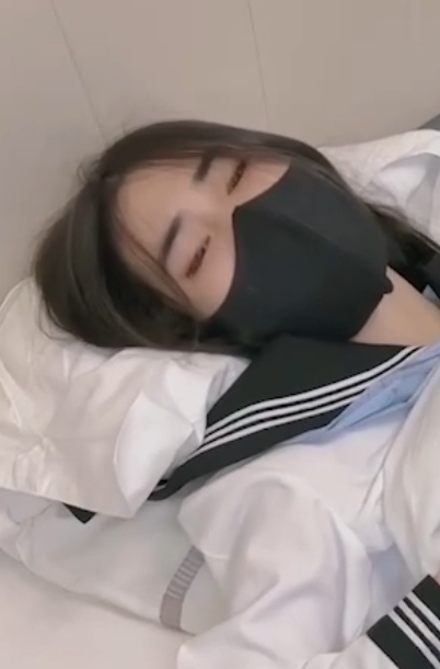 [自行打包]+学生装有趣逗趣+奇怪玩具玩弄某处太嫩了+爆玩出浆爸爸用力给...+[1v+464M][百度盘]