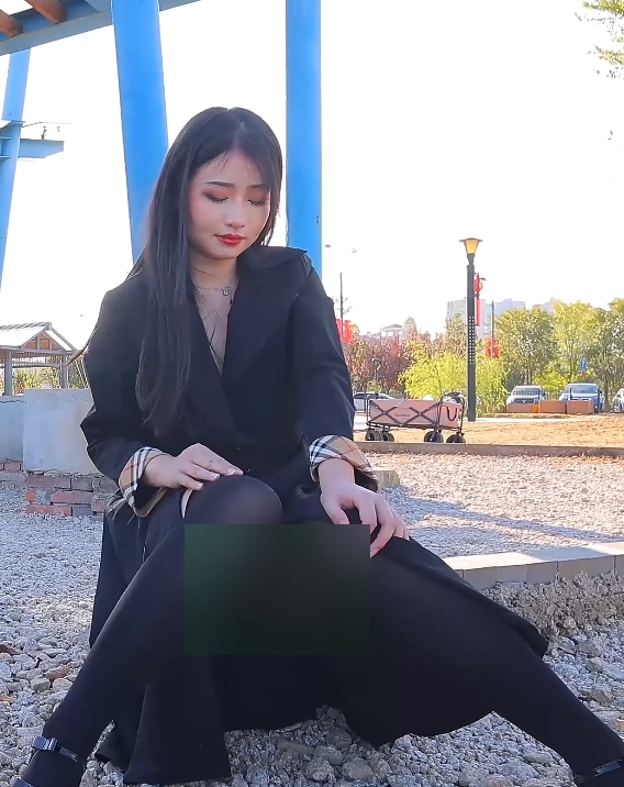 [转载搬运]+【重磅】黄X超顶级模特【小泽】，户外放飞自我+[1V+2.2G][百度盘]