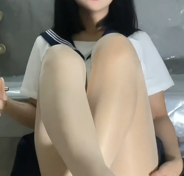 神秘胖臀福利姬KK：170cm65.1kg，新增2v