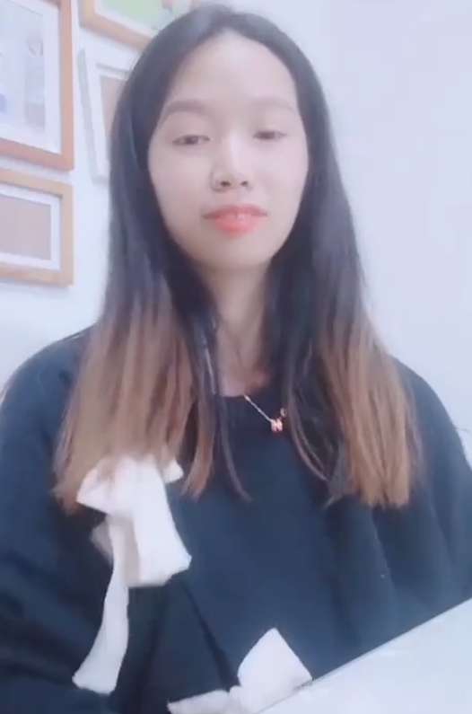 疯狂抖音美女无下限作死展示裤裤97V3.54G，优质薄丝空档