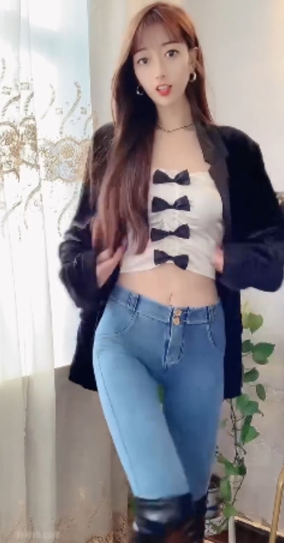 俏妞薇漫天快手套餐61期2.3G太撩人了