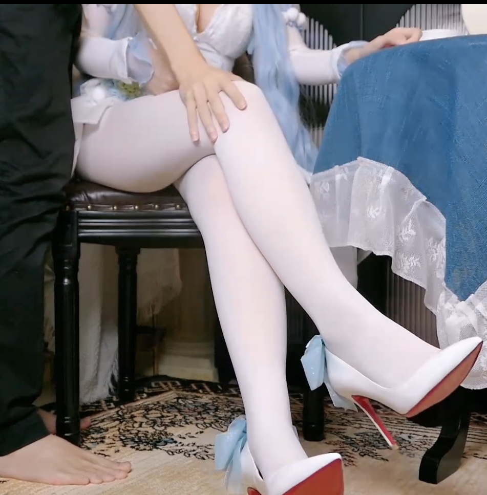 铃木美咲丝足小脚高清合集88部推特绝密珍藏50G