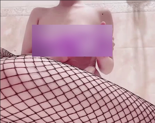 推特薇薇安渔网袜超清视频2部723MB视觉冲击