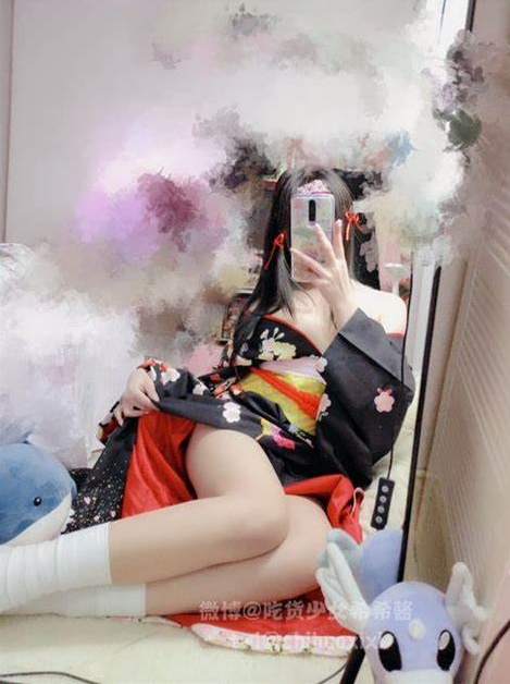 超辣微博希希酱作品集88部50G吃货少女