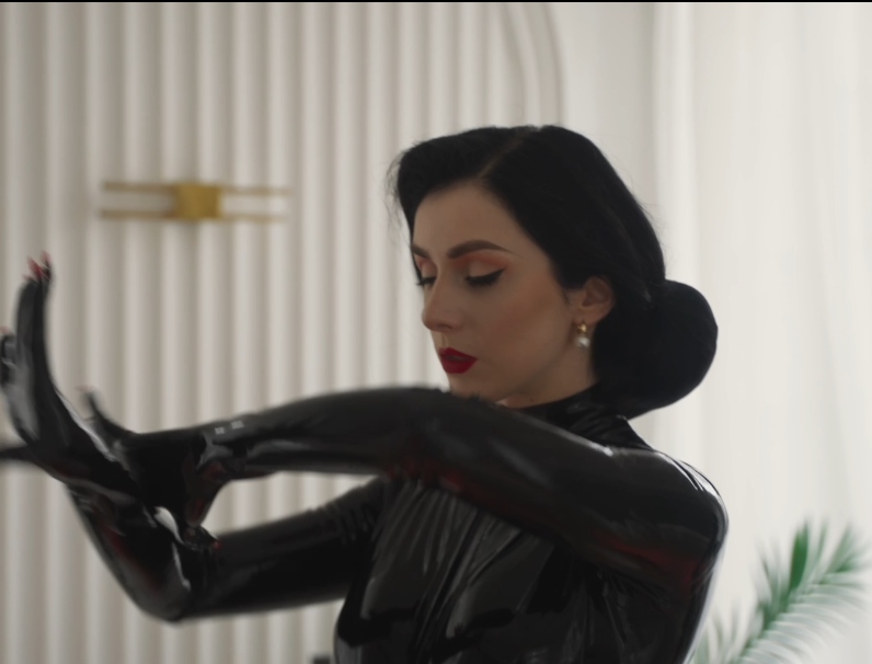 高清Misselliemouse胶衣视频67部35.8G福利基地诱人