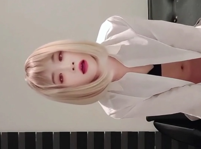 伪娘TS顶不住撞击1V934MB超带感