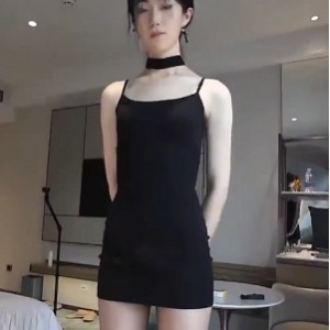 推特伪娘妮卡西新年私教1V黑丝高跟880M太顶了