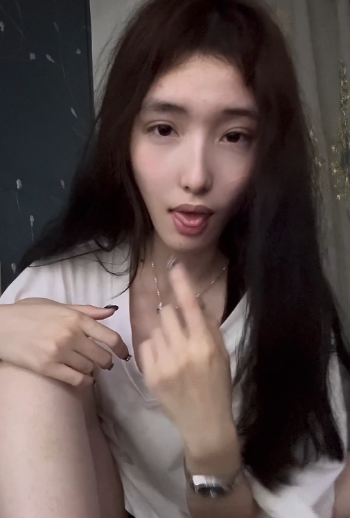 火辣张人o私密展示抖音微博视频5部995.20M太诱人