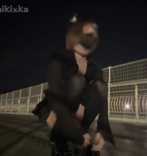 1v700m自购mikixka太对味伪娘户外展示