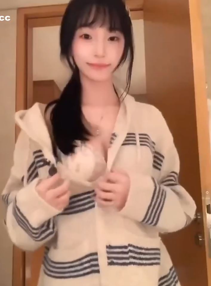 栗荔zzz超嫩私拍1部338M某处站反差甜妹某处勾魂