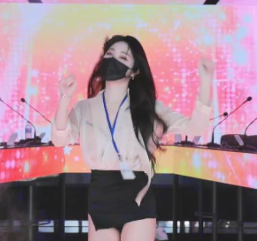 韩国女团jinricp热舞脱衣秀282v合集1926.4g曲线太妖娆